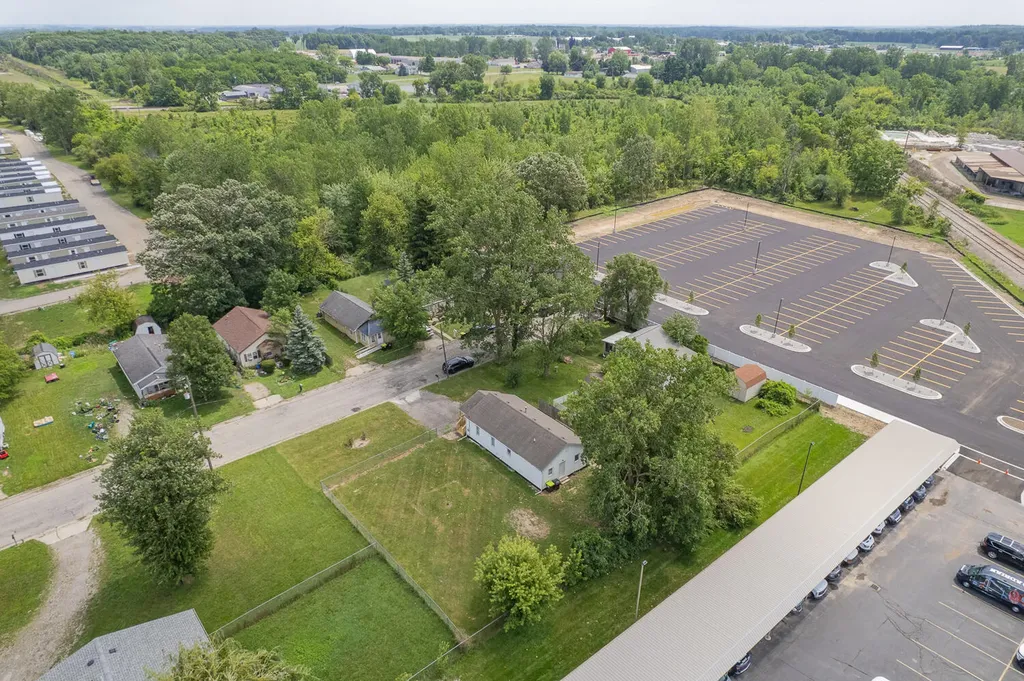 924 Oak Street Adrian City MI 49221