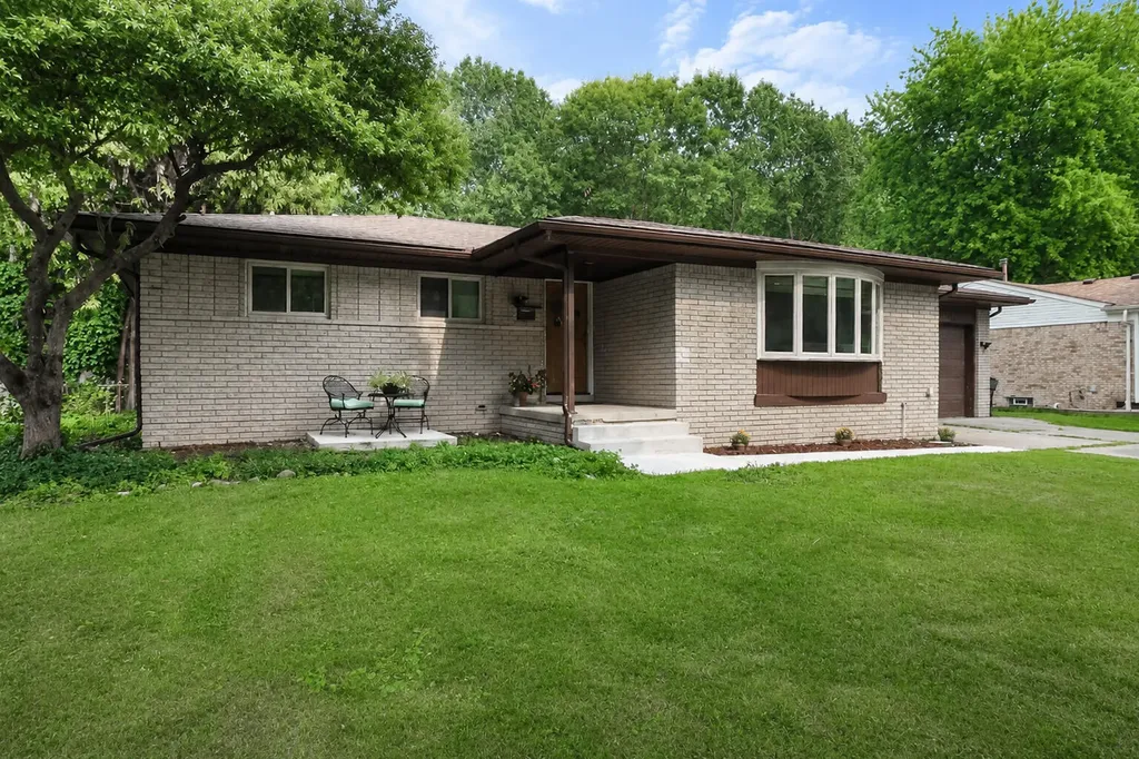 53284 Wolf Drive Shelby Charter Township MI 48316