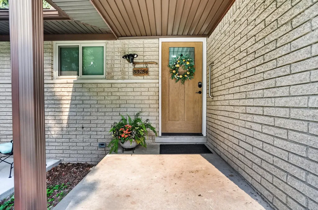 53284 Wolf Drive Shelby Charter Township MI 48316