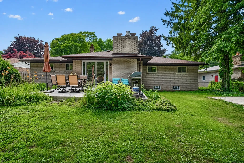 53284 Wolf Drive Shelby Charter Township MI 48316