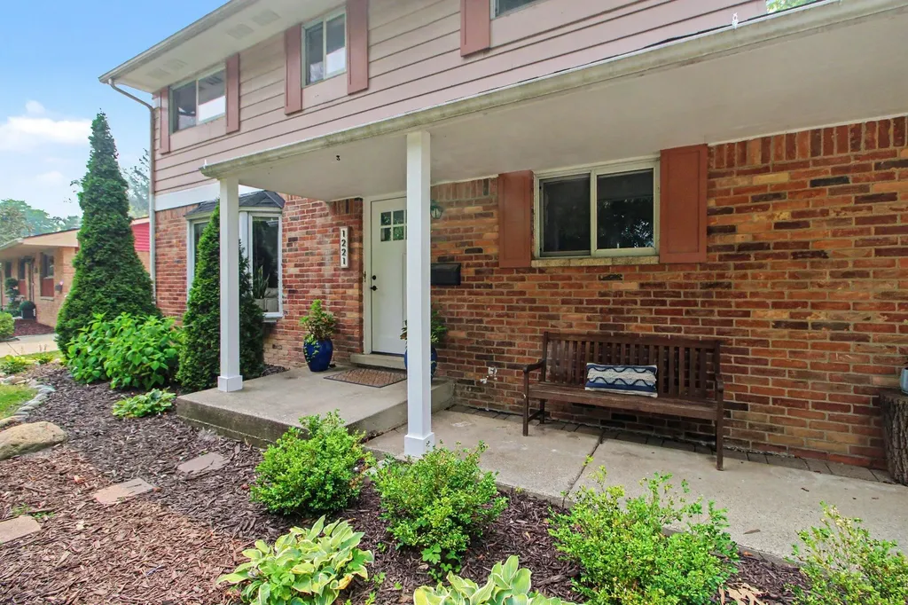 1221 Wines Drive Ann Arbor City MI 48103