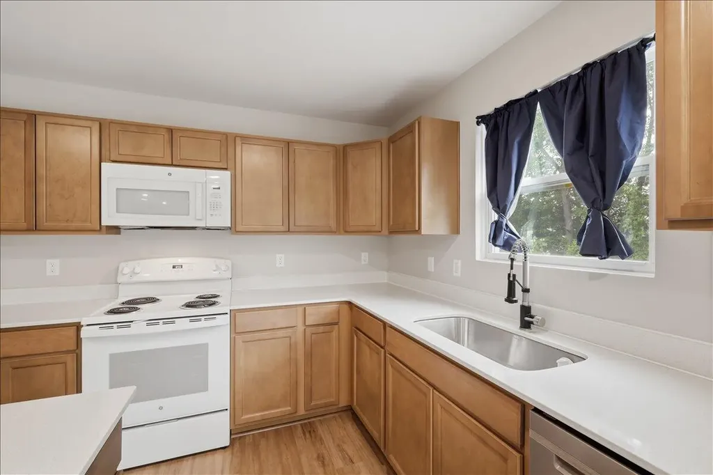 247 Sandhill Court Oakland Charter Township MI 48386