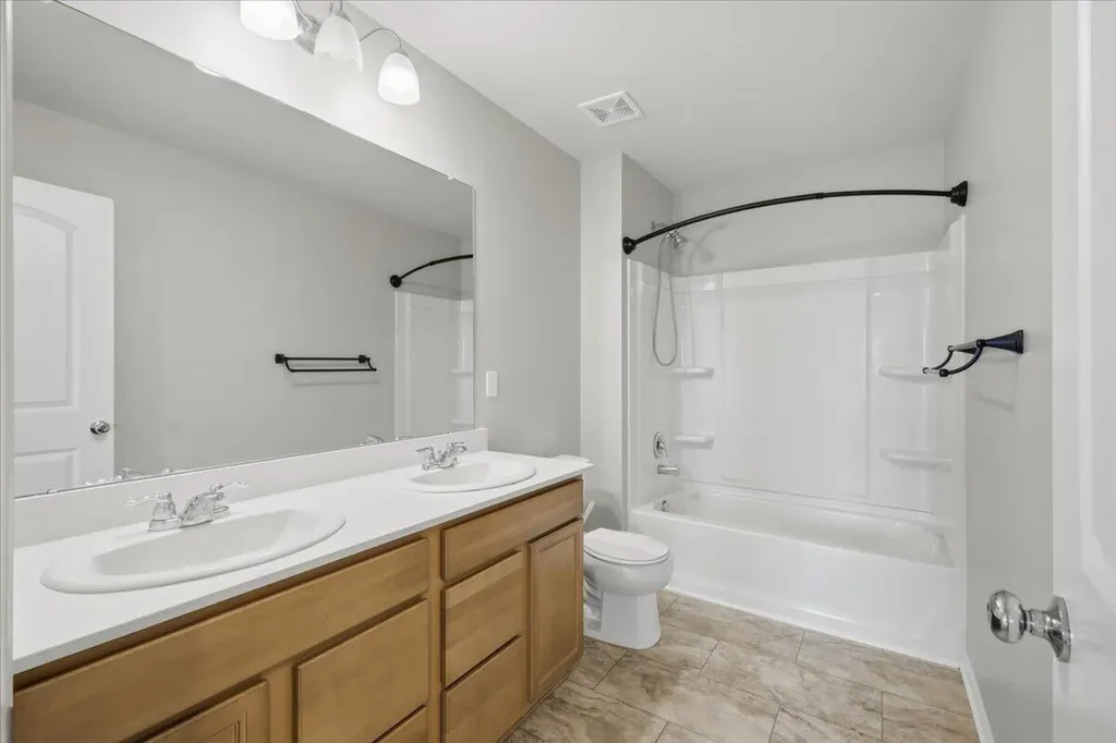 247 Sandhill Court Oakland Charter Township MI 48386