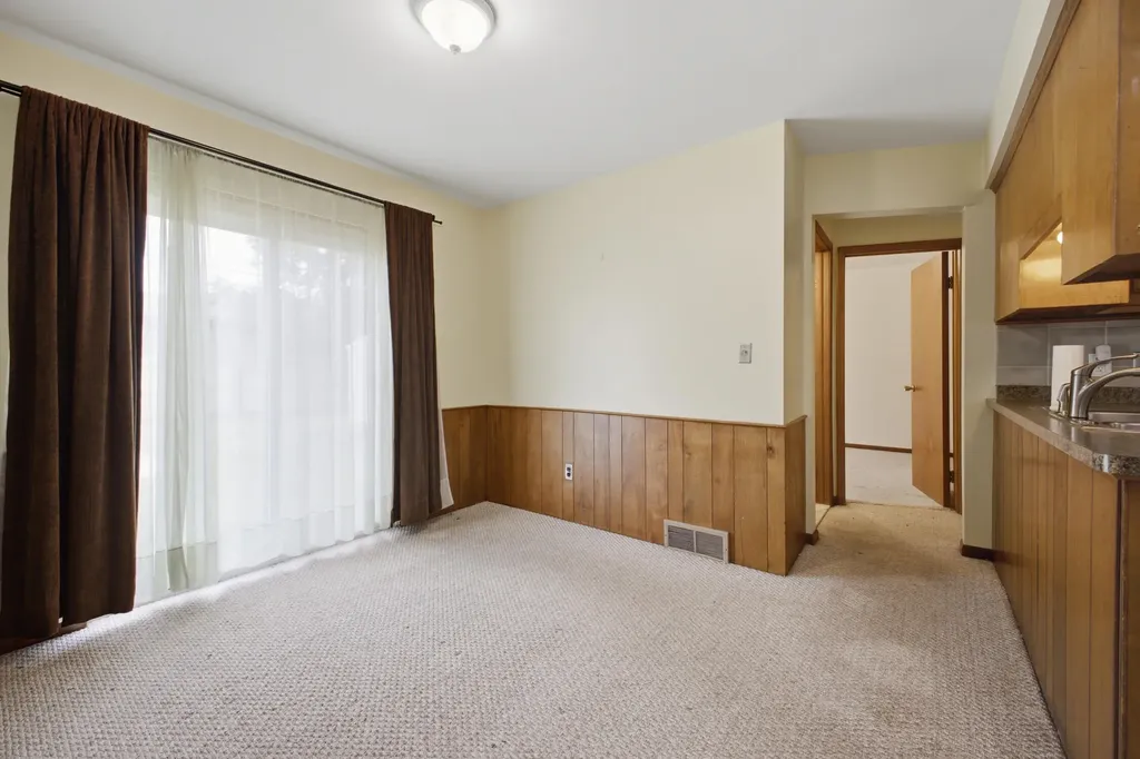 25248 Hass Street Dearborn Heights City MI 48127