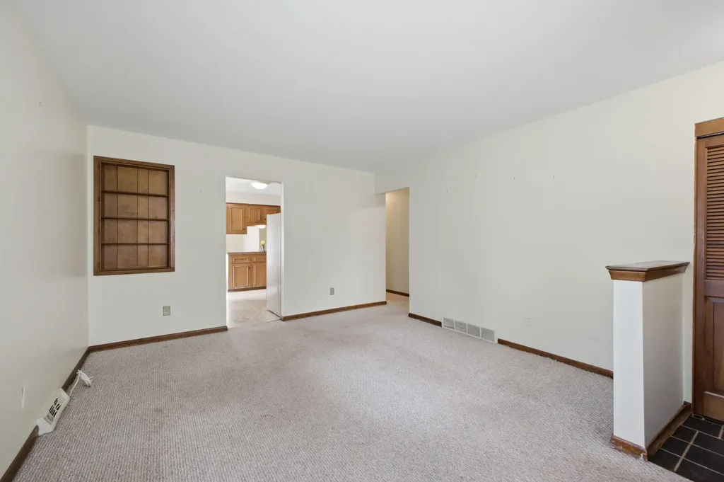 25248 Hass Street Dearborn Heights City MI 48127