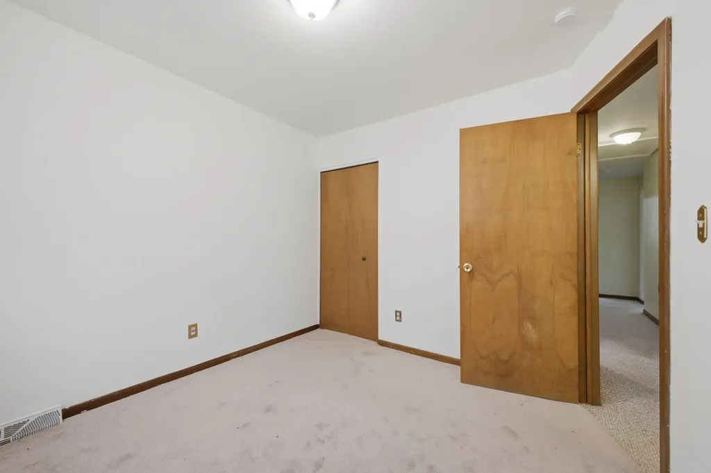 25248 Hass Street Dearborn Heights City MI 48127