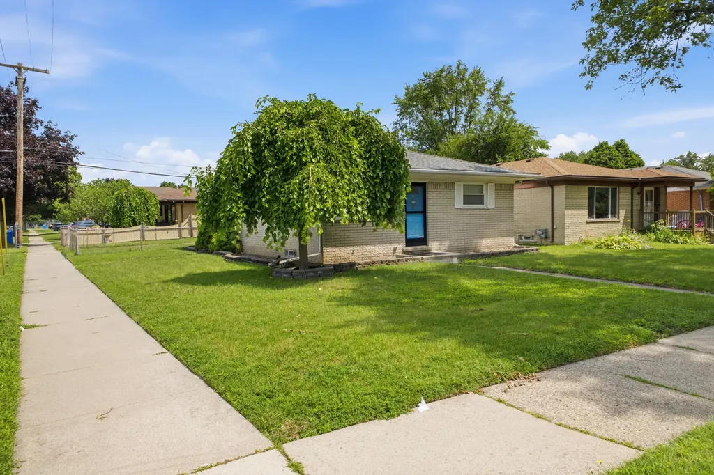25248 Hass Street Dearborn Heights City MI 48127