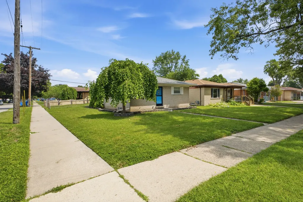 25248 Hass Street Dearborn Heights City MI 48127