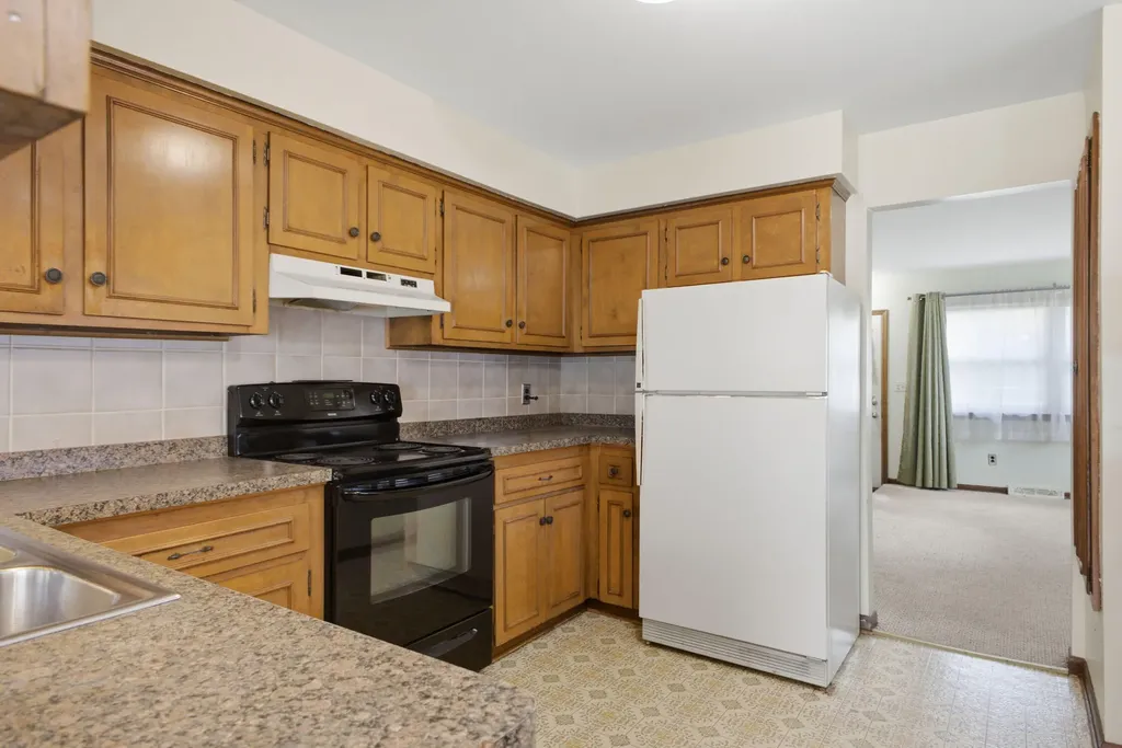 25248 Hass Street Dearborn Heights City MI 48127