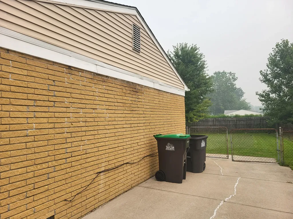 15985 Wellington Street Taylor City MI 48180