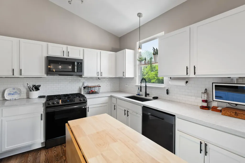 7379 Warwick Drive Ypsilanti Charter Township MI 48197