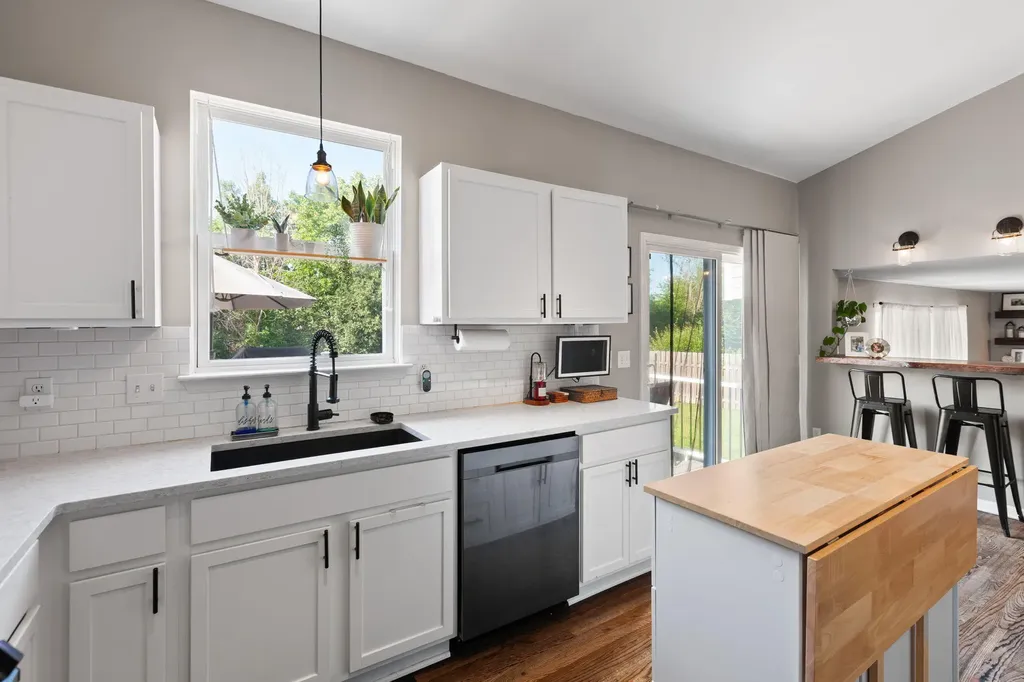 7379 Warwick Drive Ypsilanti Charter Township MI 48197