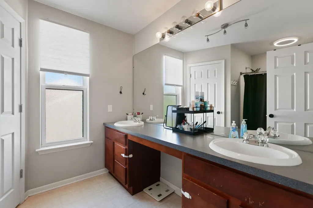 7379 Warwick Drive Ypsilanti Charter Township MI 48197