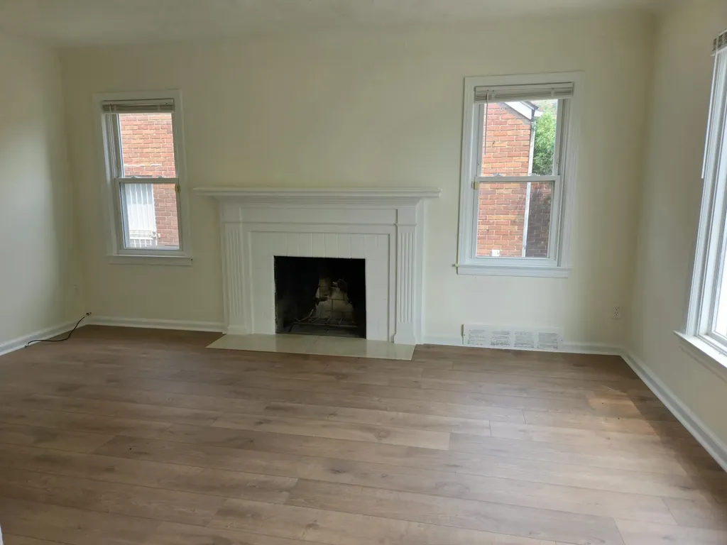 8398 W Outer Drive W Detroit City MI 48219