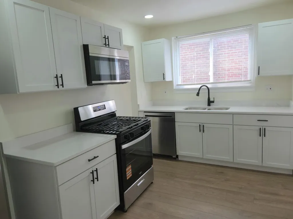 8398 W Outer Drive W Detroit City MI 48219