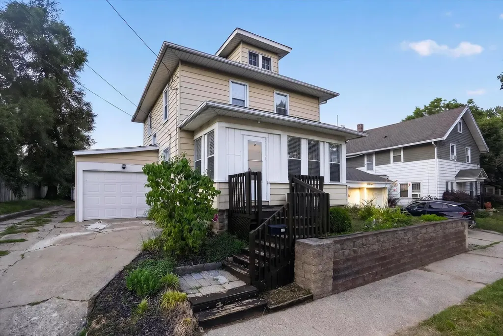 406 Garfield Street Jackson City MI 49203