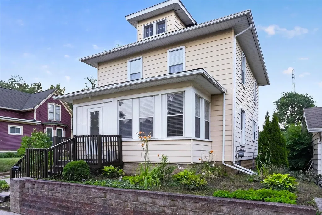 406 Garfield Street Jackson City MI 49203