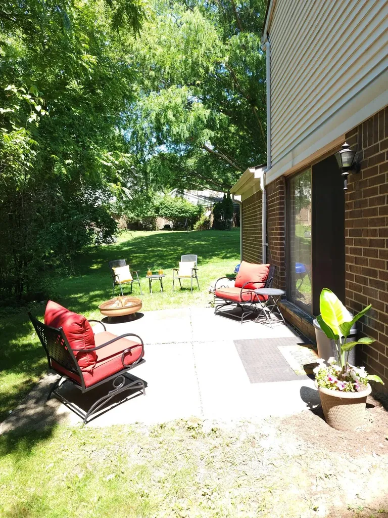 29757 Farmbrook Villa Lane Southfield City MI 48034