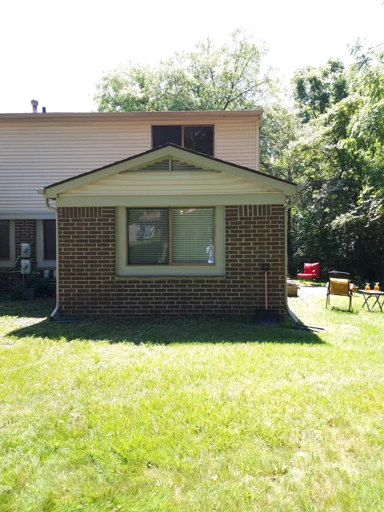 29757 Farmbrook Villa Lane Southfield City MI 48034