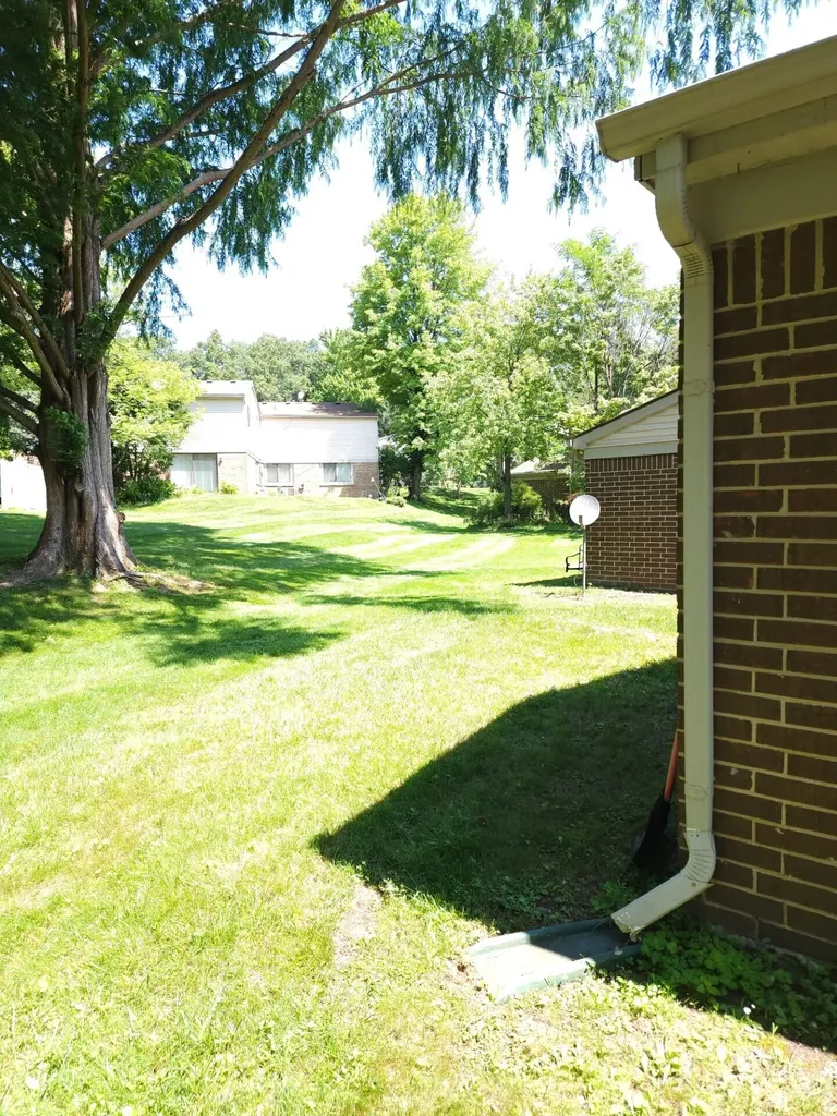 29757 Farmbrook Villa Lane Southfield City MI 48034