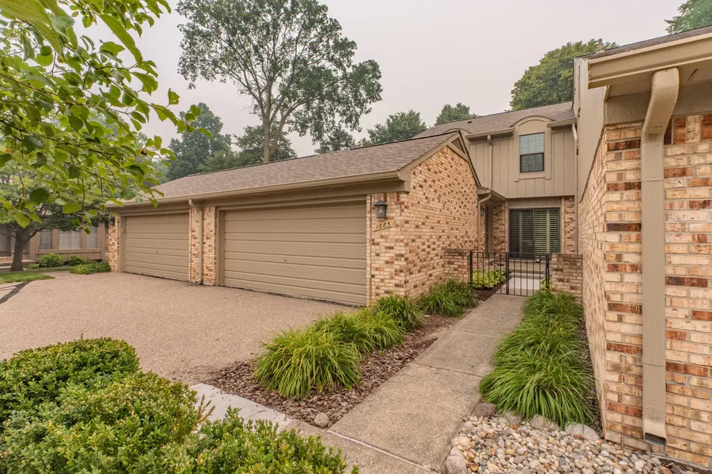 1885 Christy Court Rochester Hills City MI 48309