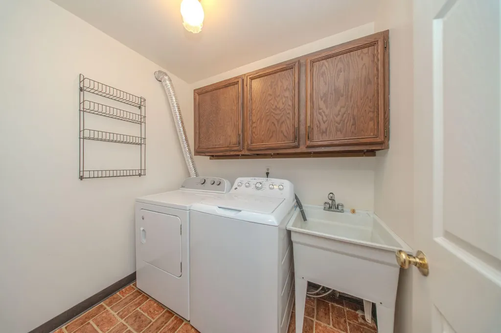 1885 Christy Court Rochester Hills City MI 48309