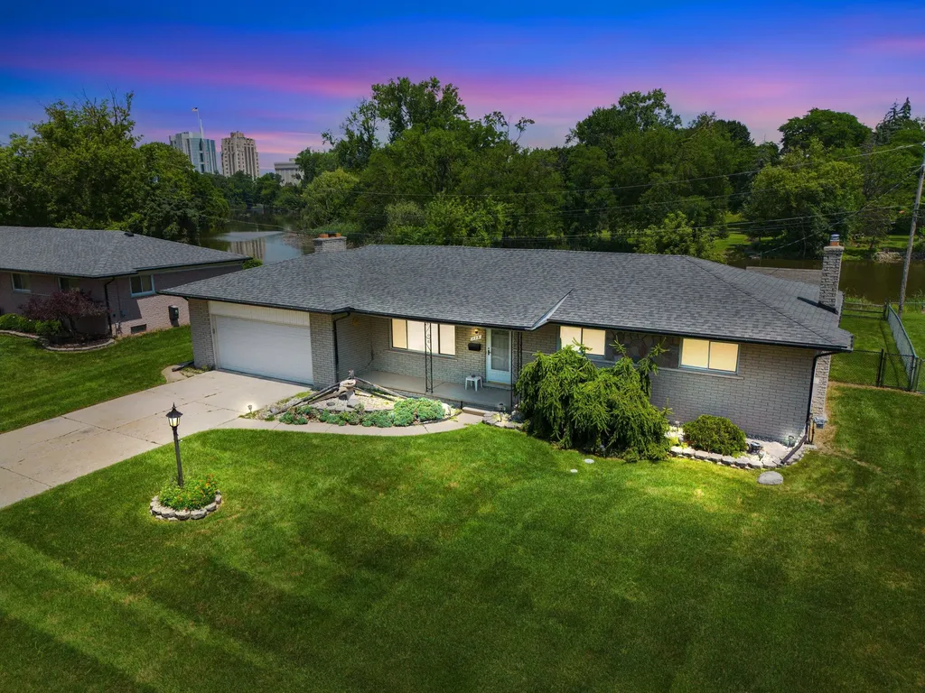 175 Clinton River Drive Mt. Clemens City MI 48043