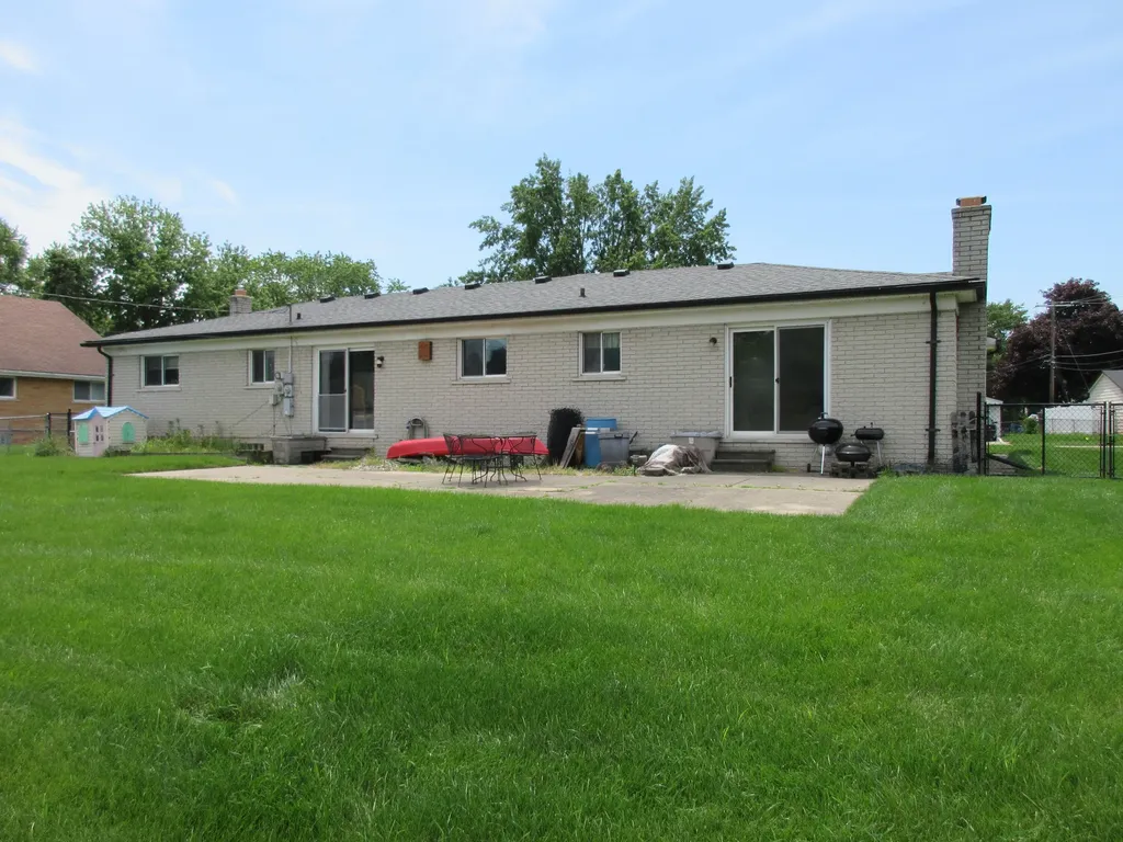 175 Clinton River Drive Mt. Clemens City MI 48043