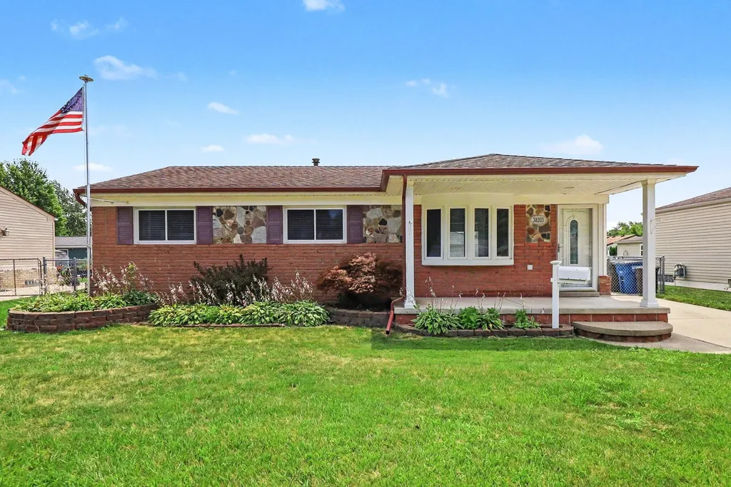 38203 Avondale Street Westland City MI 48186