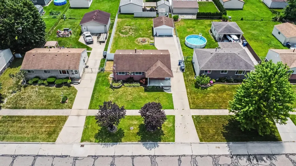 38203 Avondale Street Westland City MI 48186