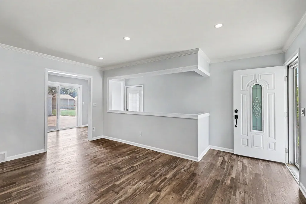 38203 Avondale Street Westland City MI 48186