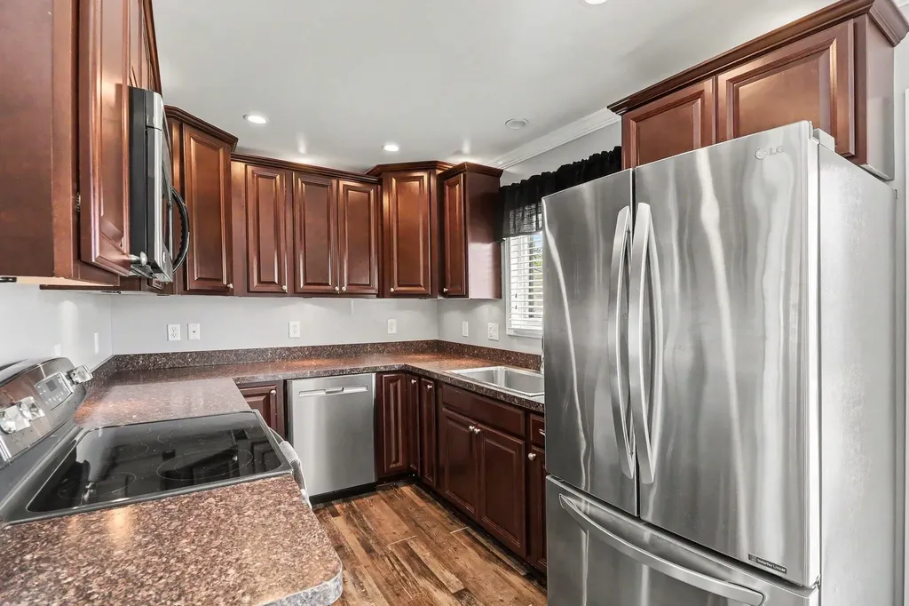 38203 Avondale Street Westland City MI 48186