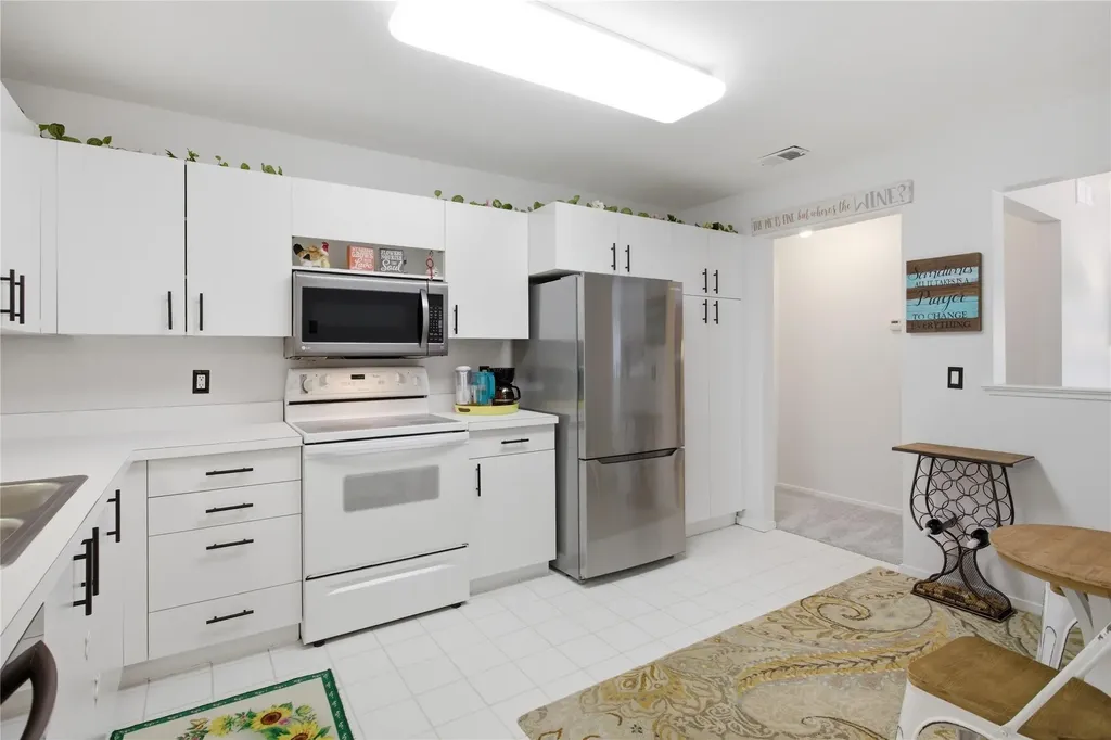 30414 Orchard Lake Road Farmington Hills City MI 48334