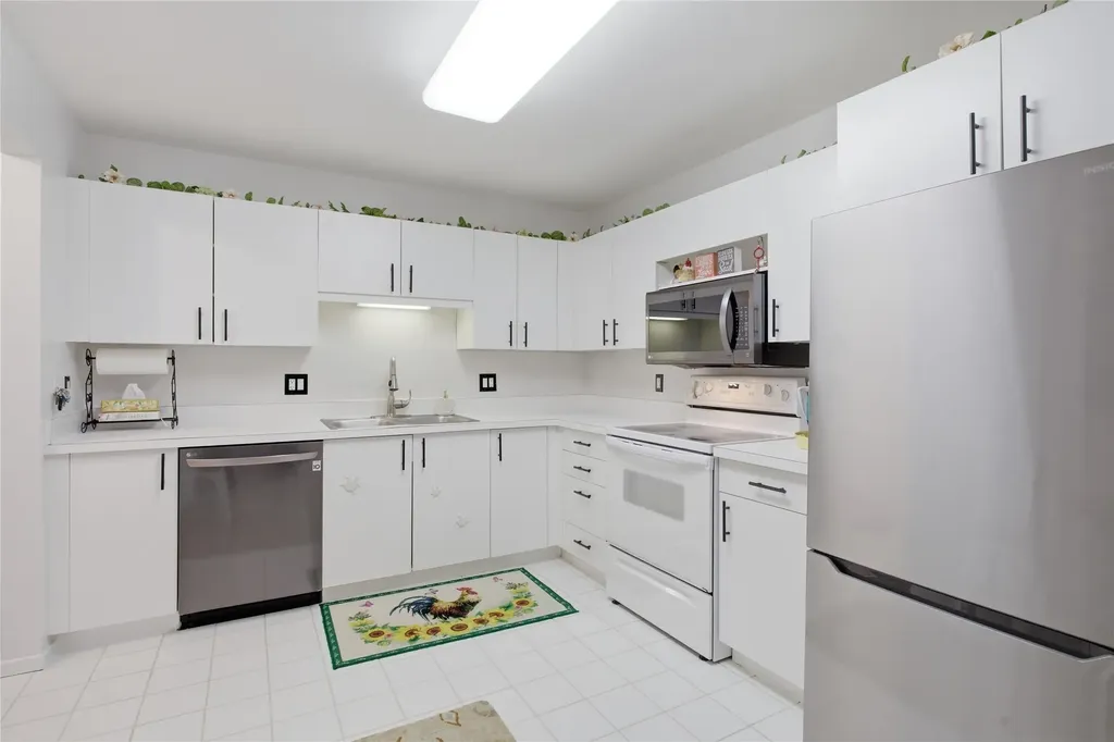 30414 Orchard Lake Road Farmington Hills City MI 48334