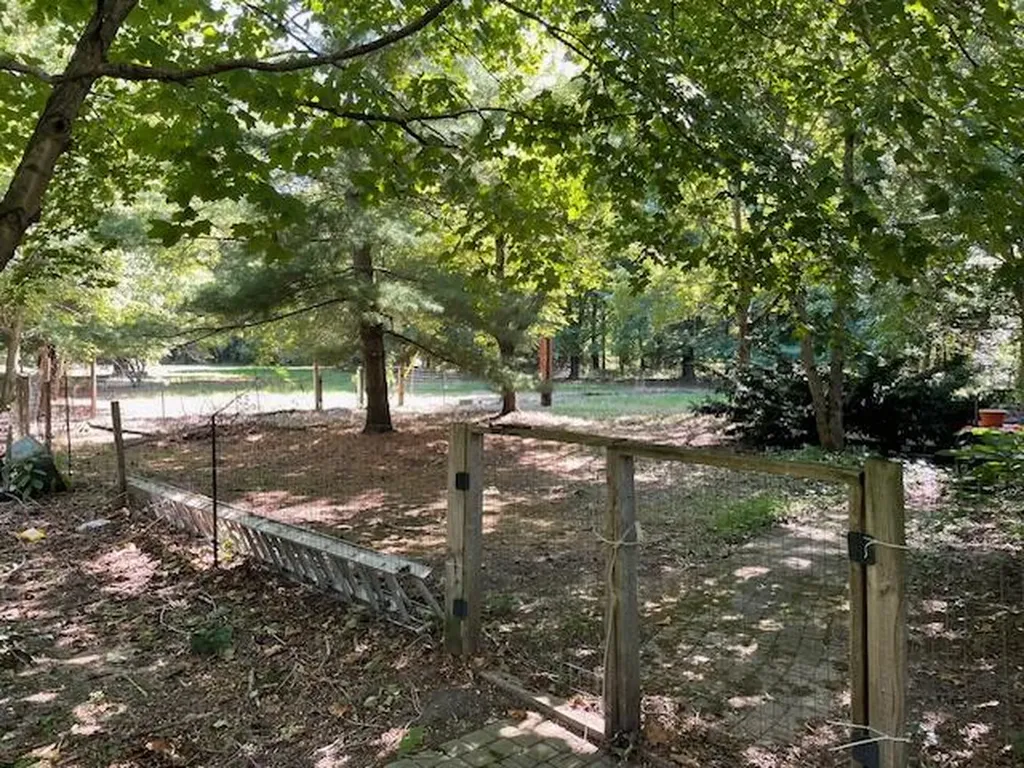 10572 Plank Road London Township MI 48160