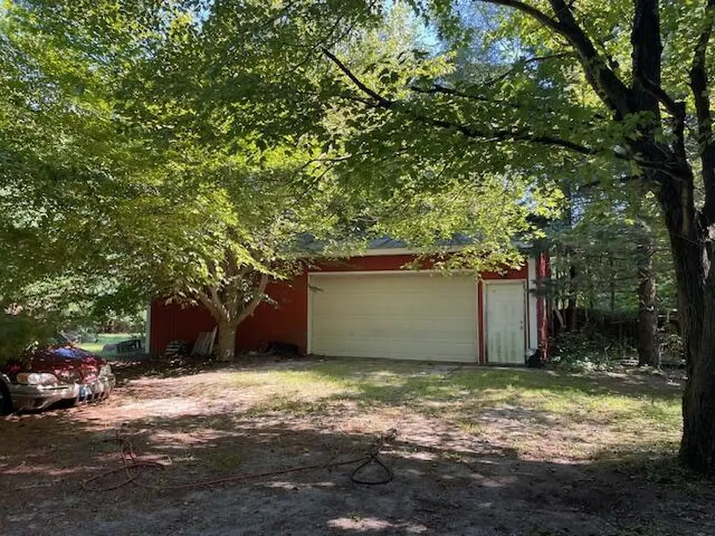 10572 Plank Road London Township MI 48160