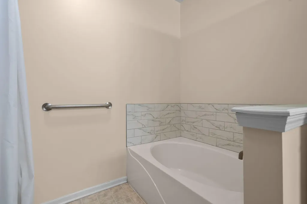 8159 Autumn Woods Trail Superior Charter Township MI 48198