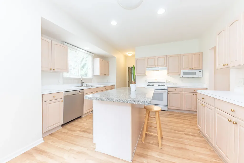 4682 Sawgrass Drive E Pittsfield Charter Township MI 48108