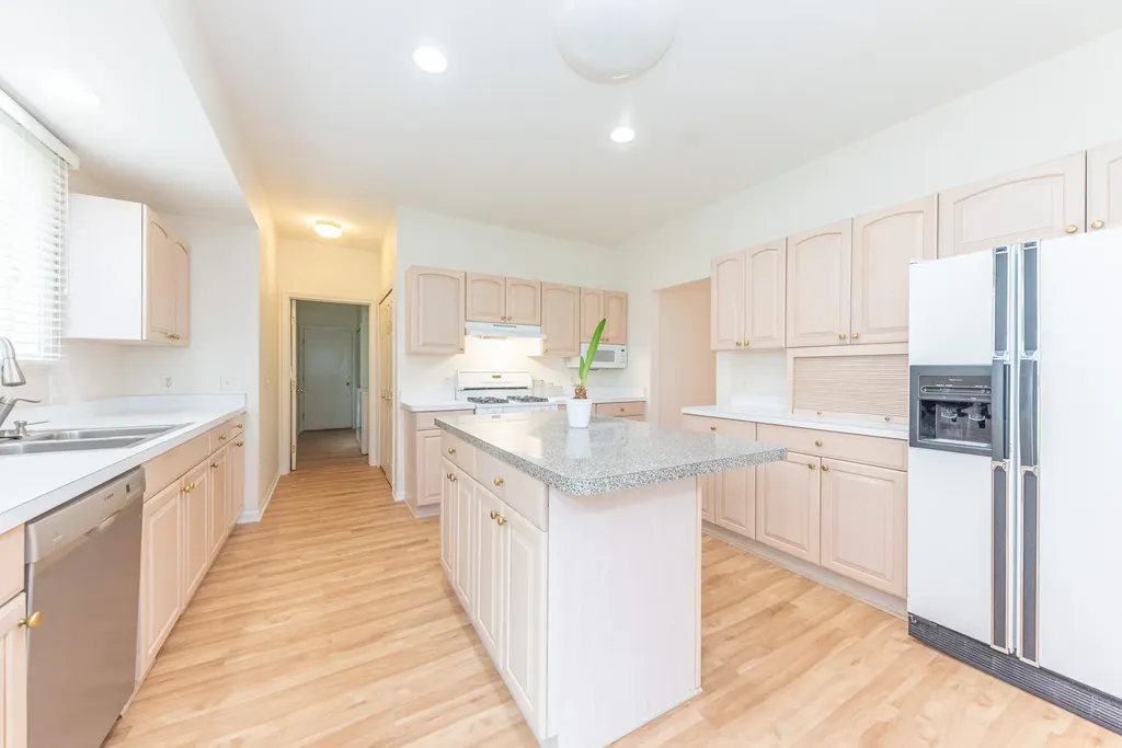 4682 Sawgrass Drive E Pittsfield Charter Township MI 48108