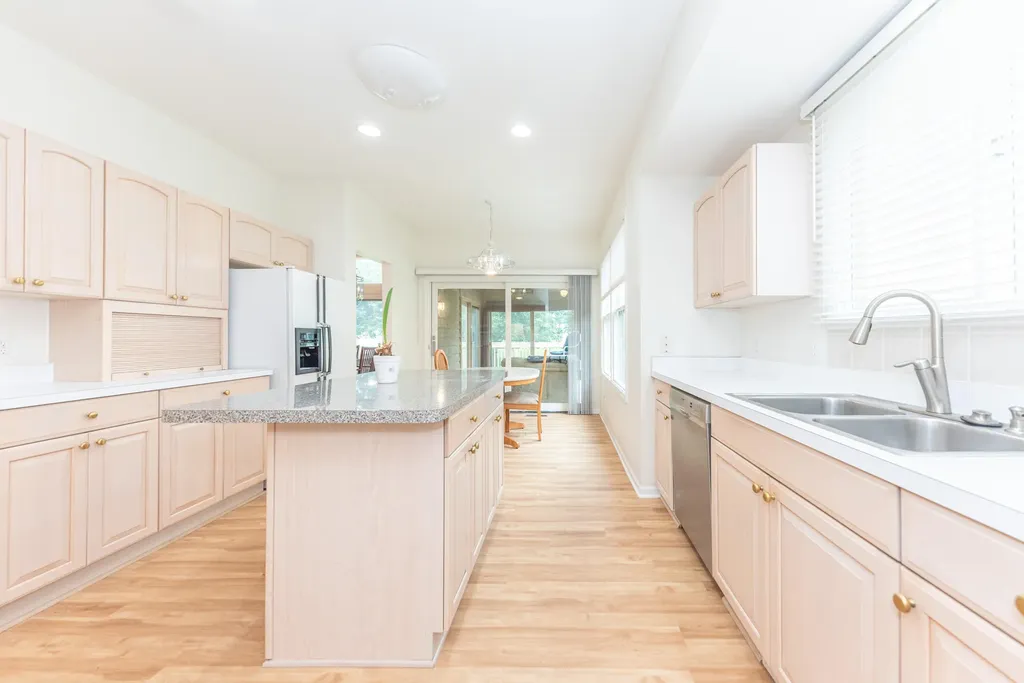 4682 Sawgrass Drive E Pittsfield Charter Township MI 48108