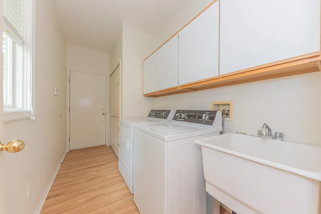 4682 Sawgrass Drive E Pittsfield Charter Township MI 48108