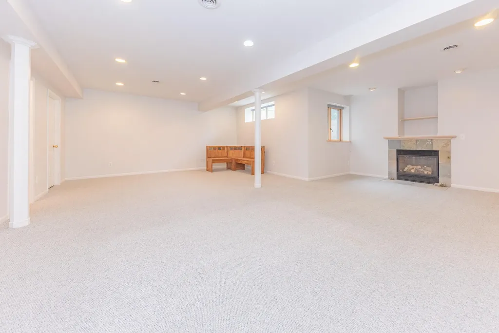 4682 Sawgrass Drive E Pittsfield Charter Township MI 48108
