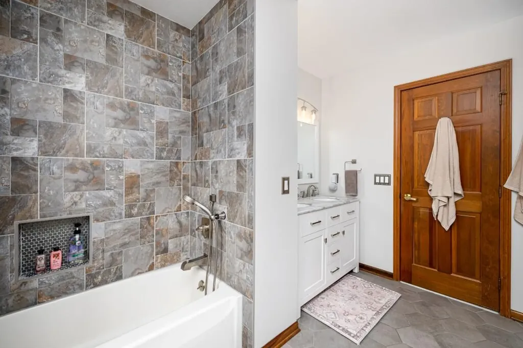 9108 Cambridge Drive York Charter Township MI 48176