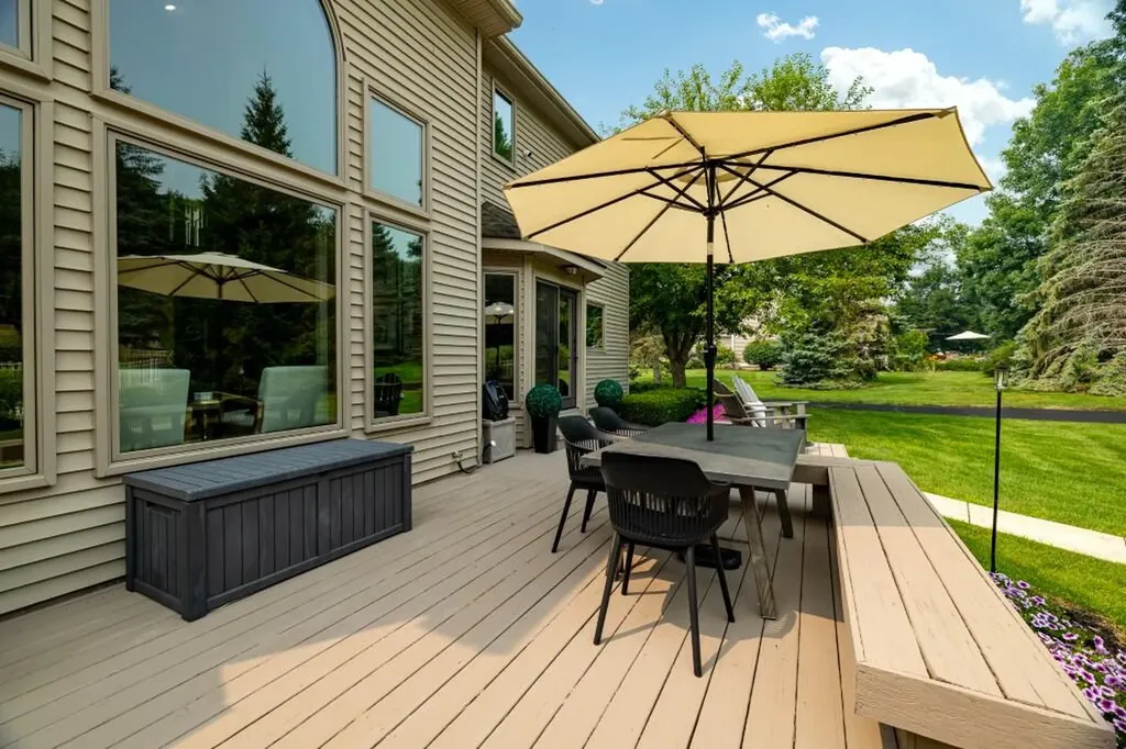 9108 Cambridge Drive York Charter Township MI 48176