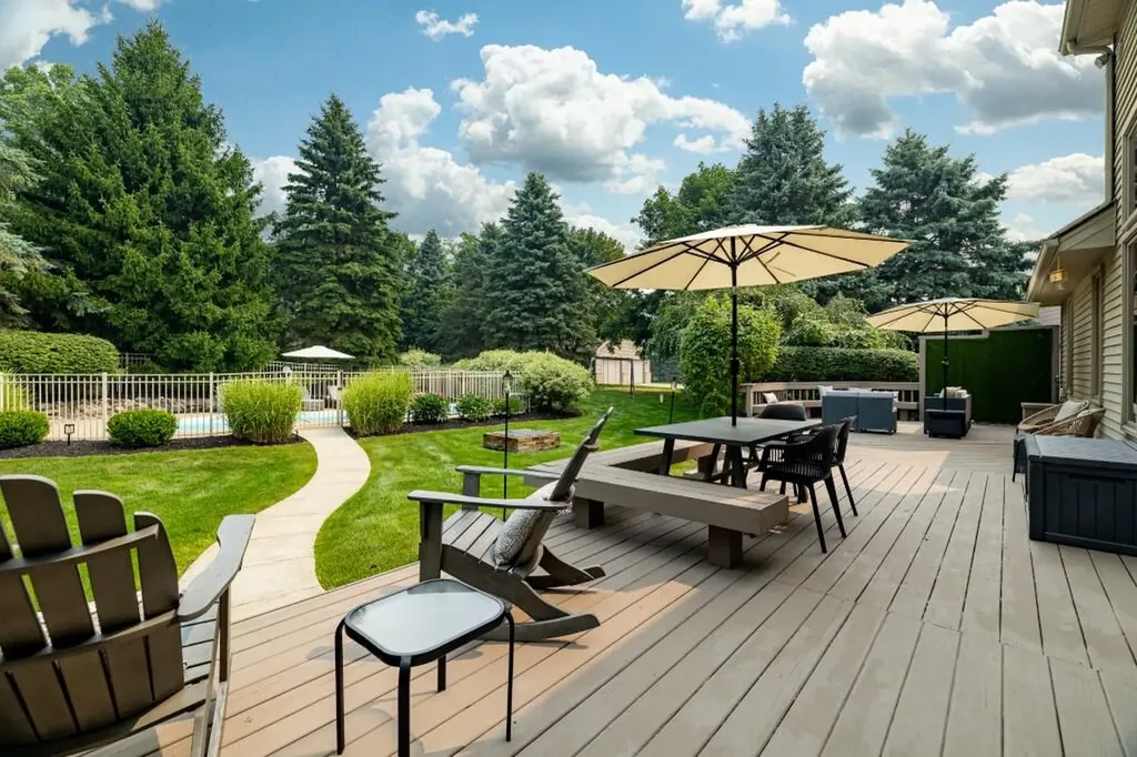 9108 Cambridge Drive York Charter Township MI 48176