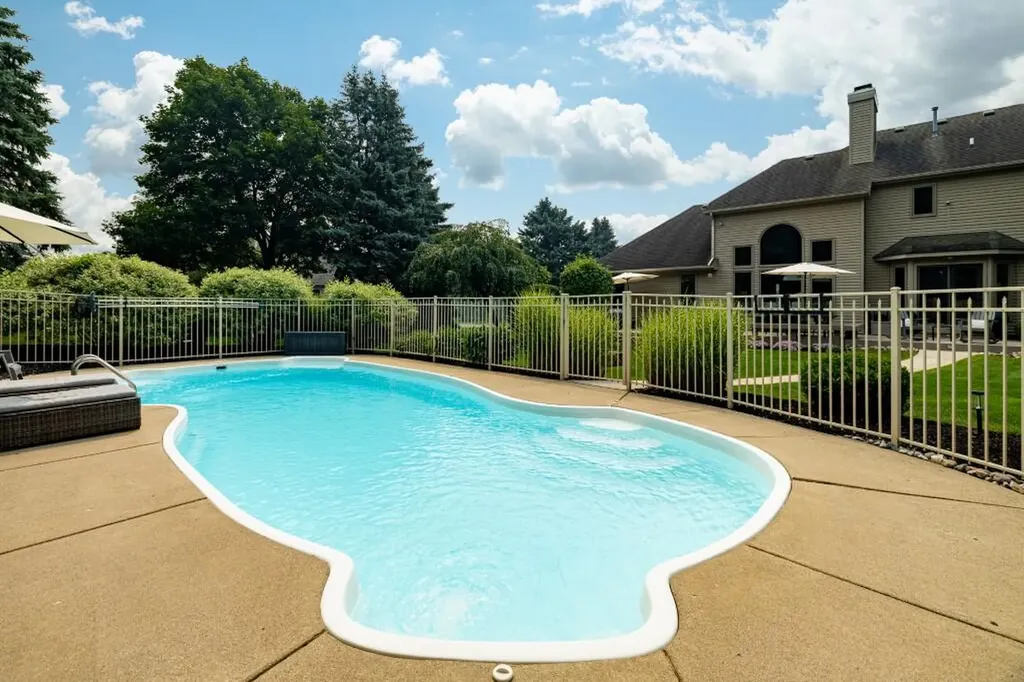 9108 Cambridge Drive York Charter Township MI 48176