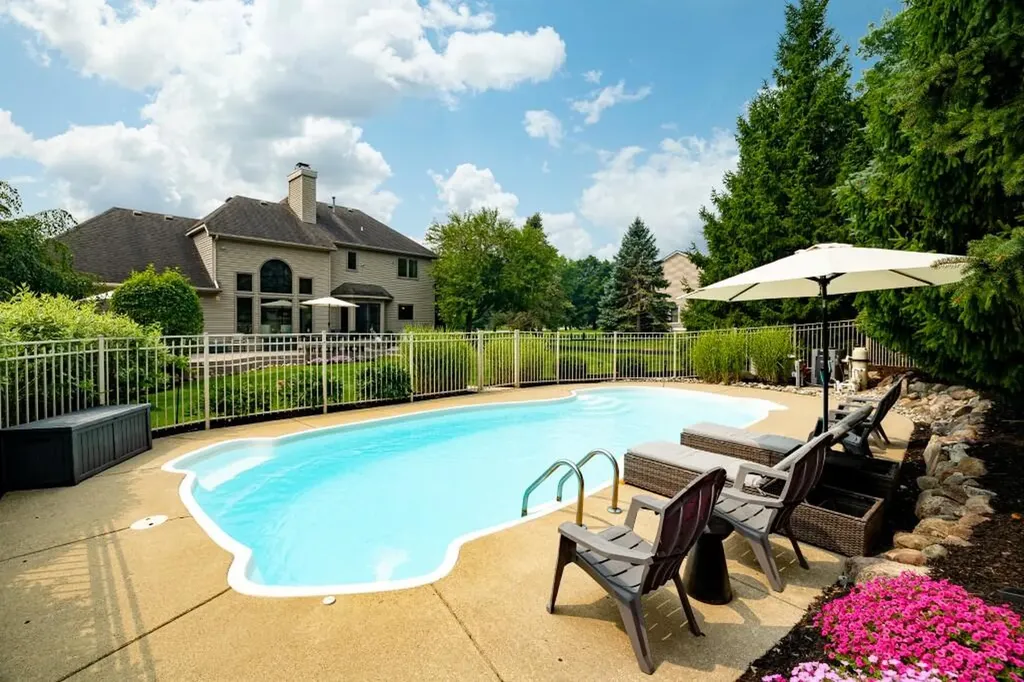 9108 Cambridge Drive York Charter Township MI 48176