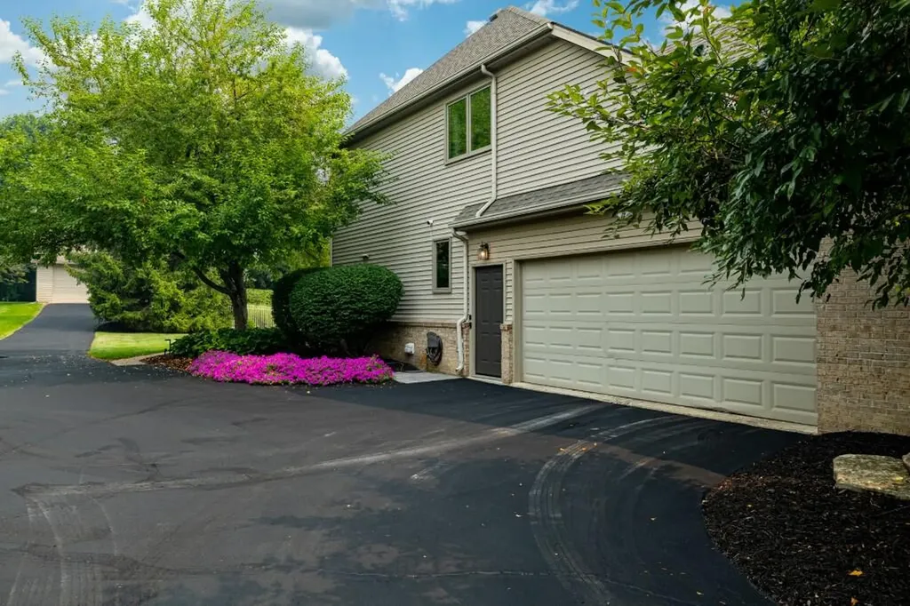 9108 Cambridge Drive York Charter Township MI 48176