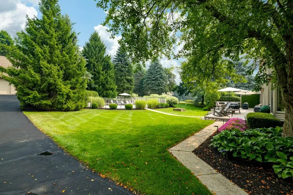 9108 Cambridge Drive York Charter Township MI 48176