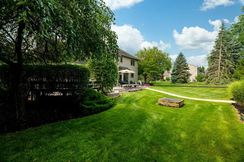 9108 Cambridge Drive York Charter Township MI 48176